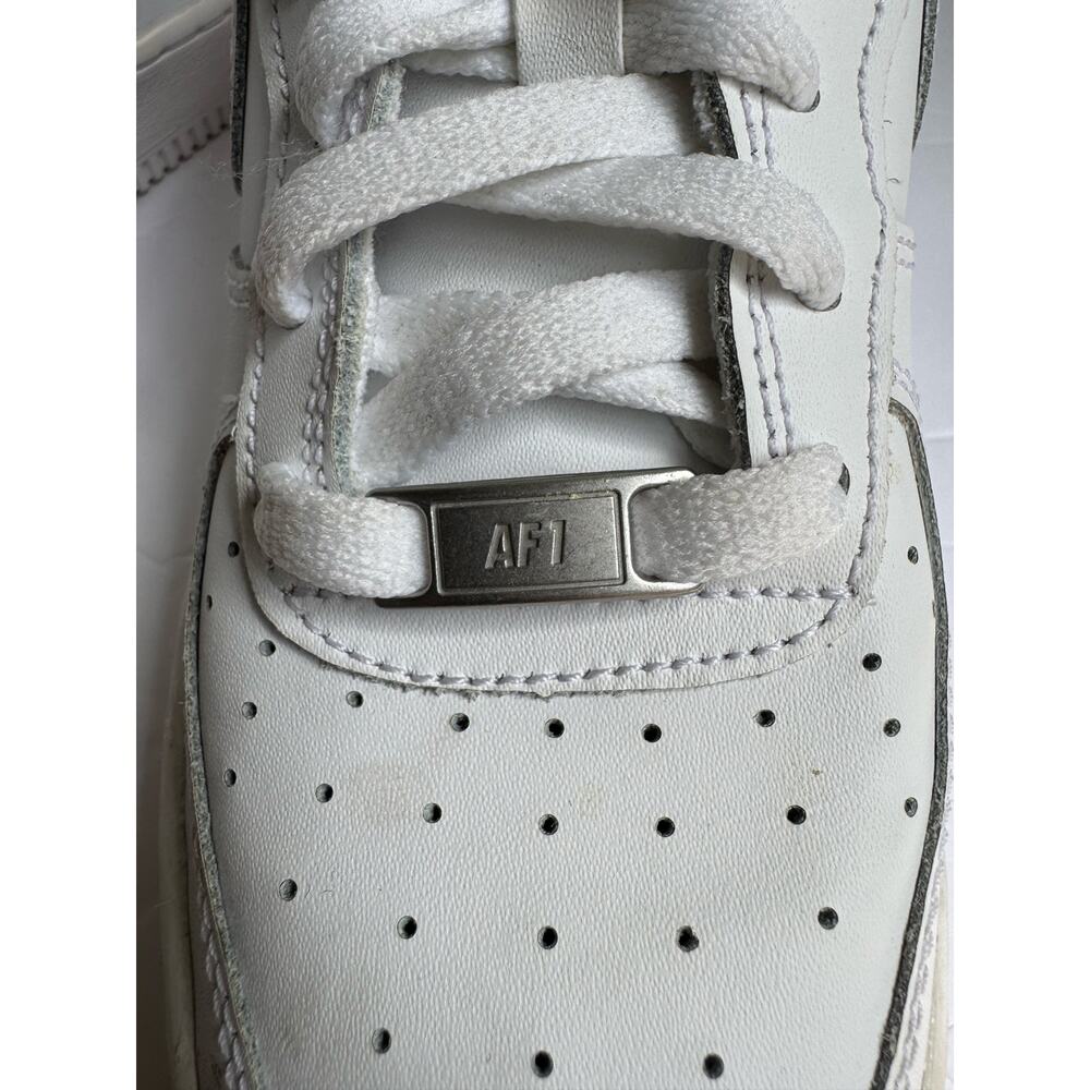 Nike Size 6Y Air Force 1 Low Top Sneakers Womens 7.5 Mens 6 Triple White Retro - Picture 12 of 13